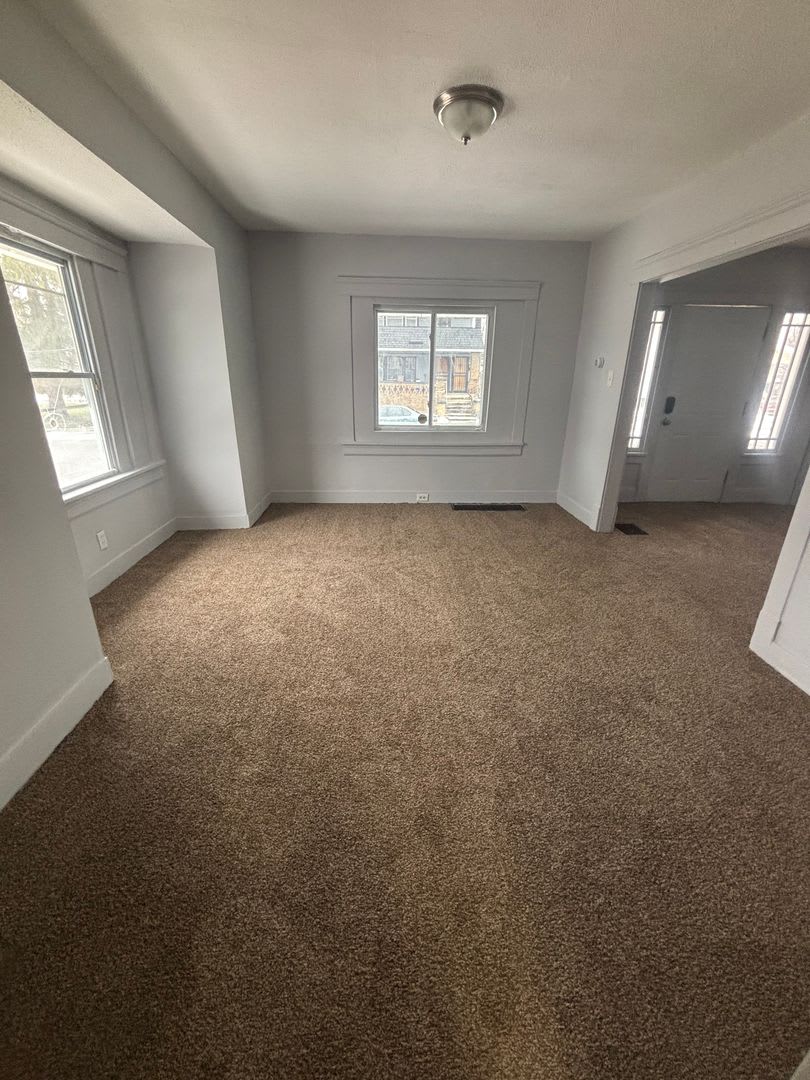 3bd Single Cash Pay/Section 8 Security Deposit Specials – photo 4