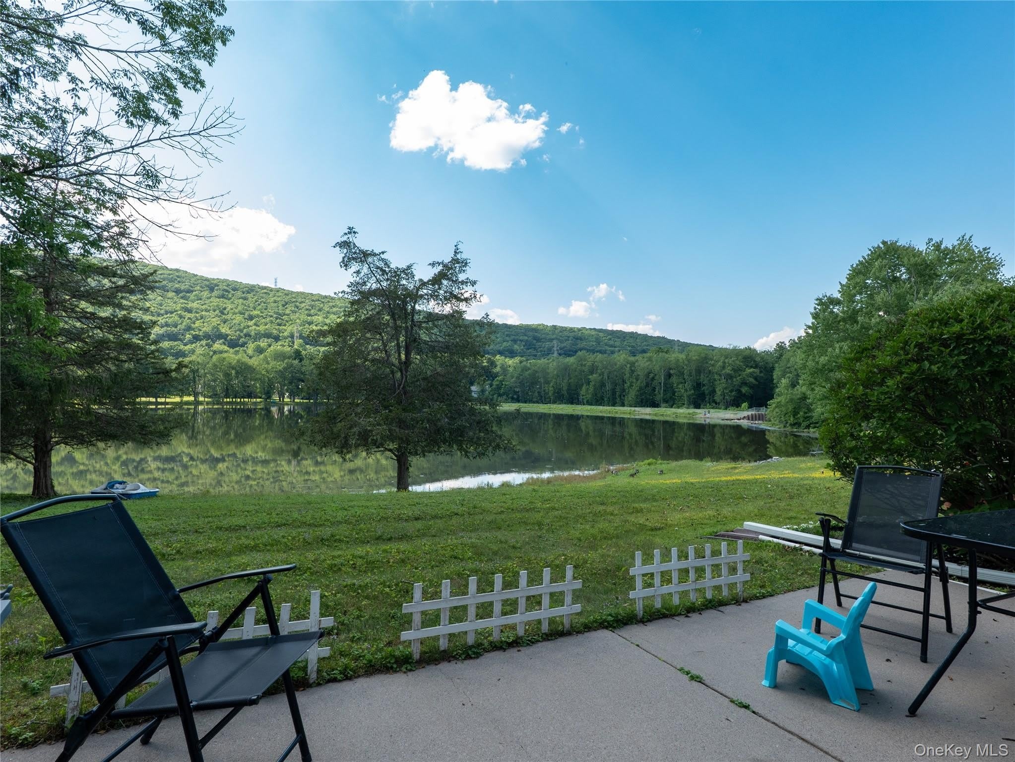 402 Mountain Laurel Drive – photo 1