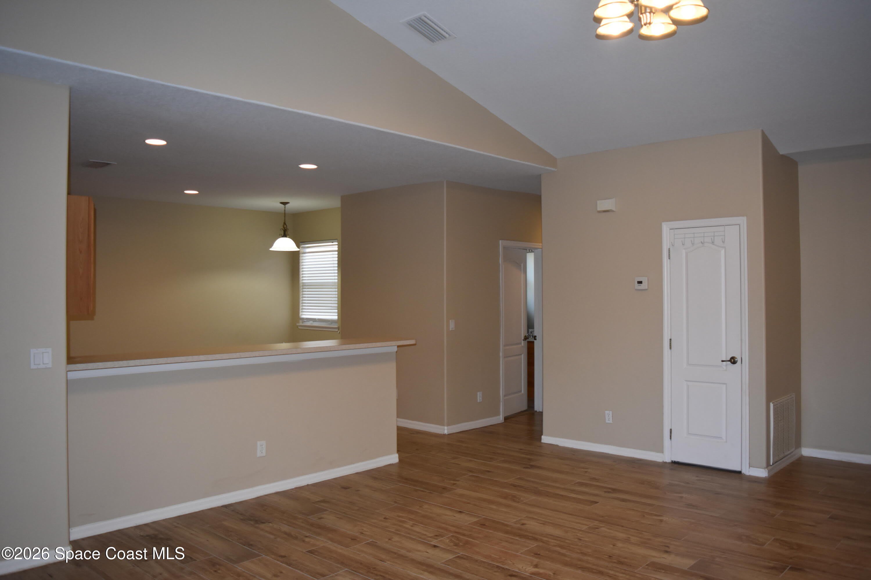 1040 Venetian Drive – photo 4