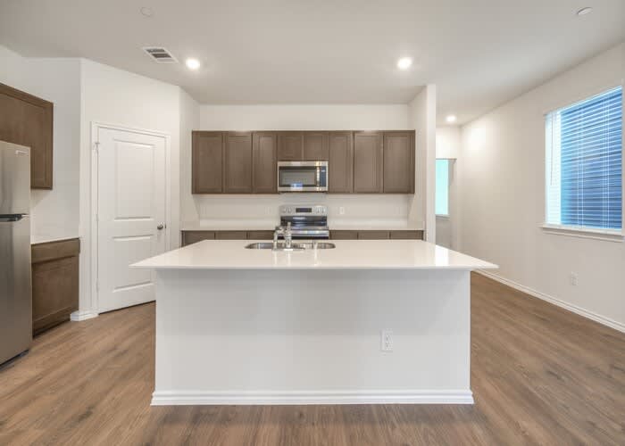 1912 Bluebonnet Lane – photo 2