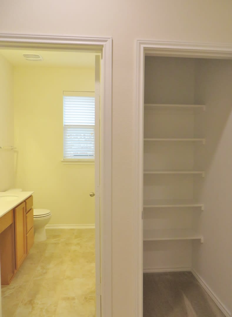 4 Bedroom 2 Bathroom Creekside At Georgetown Village Home – photo 5