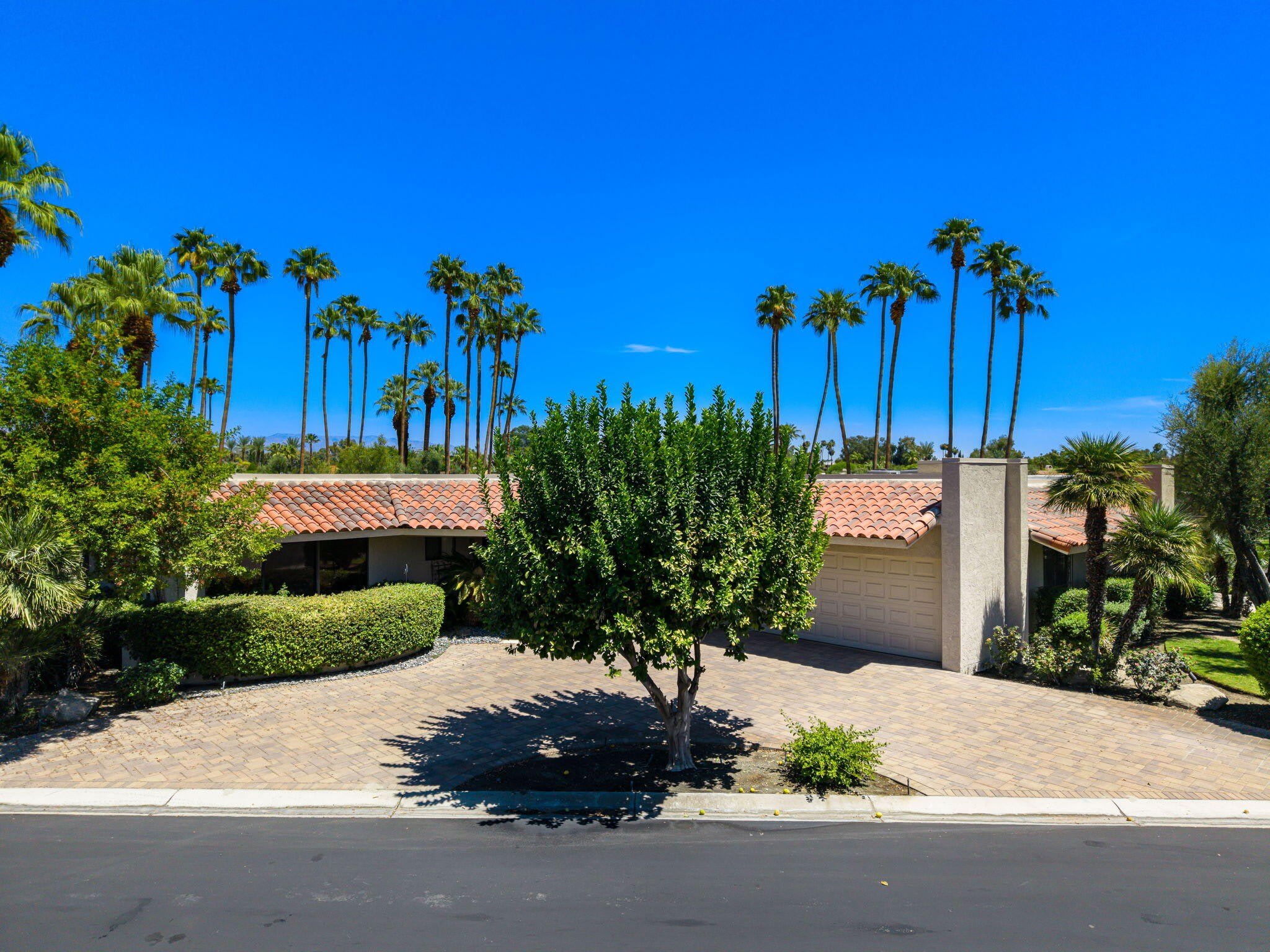 140 Columbia Drive – photo 1