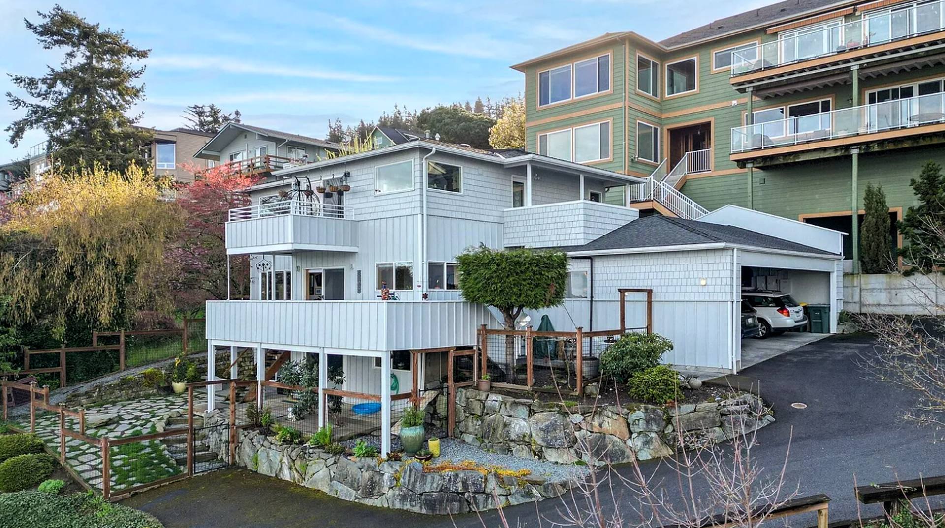 Bayview Condo 2 Bedrooms With Gas Fireplace S State St – photo 3