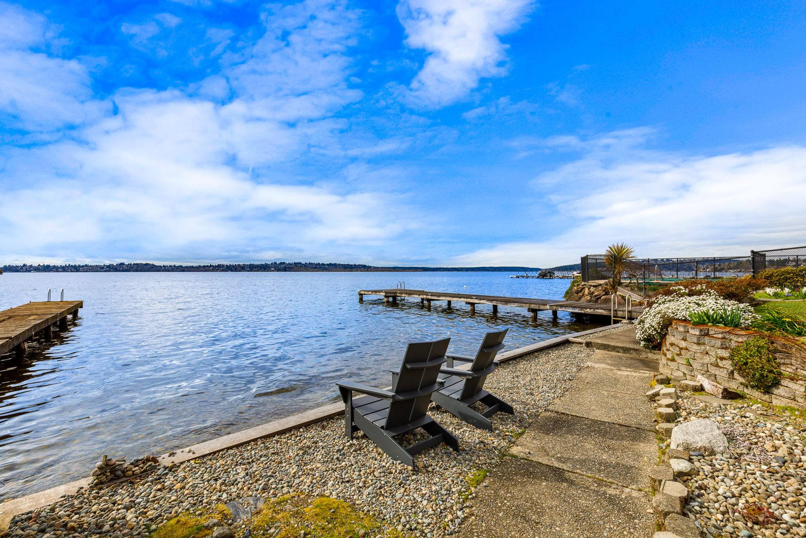 Waterfront Serenity 1 Bedroom 1 Bathroom Luxury Living With Dock Access – photo 4