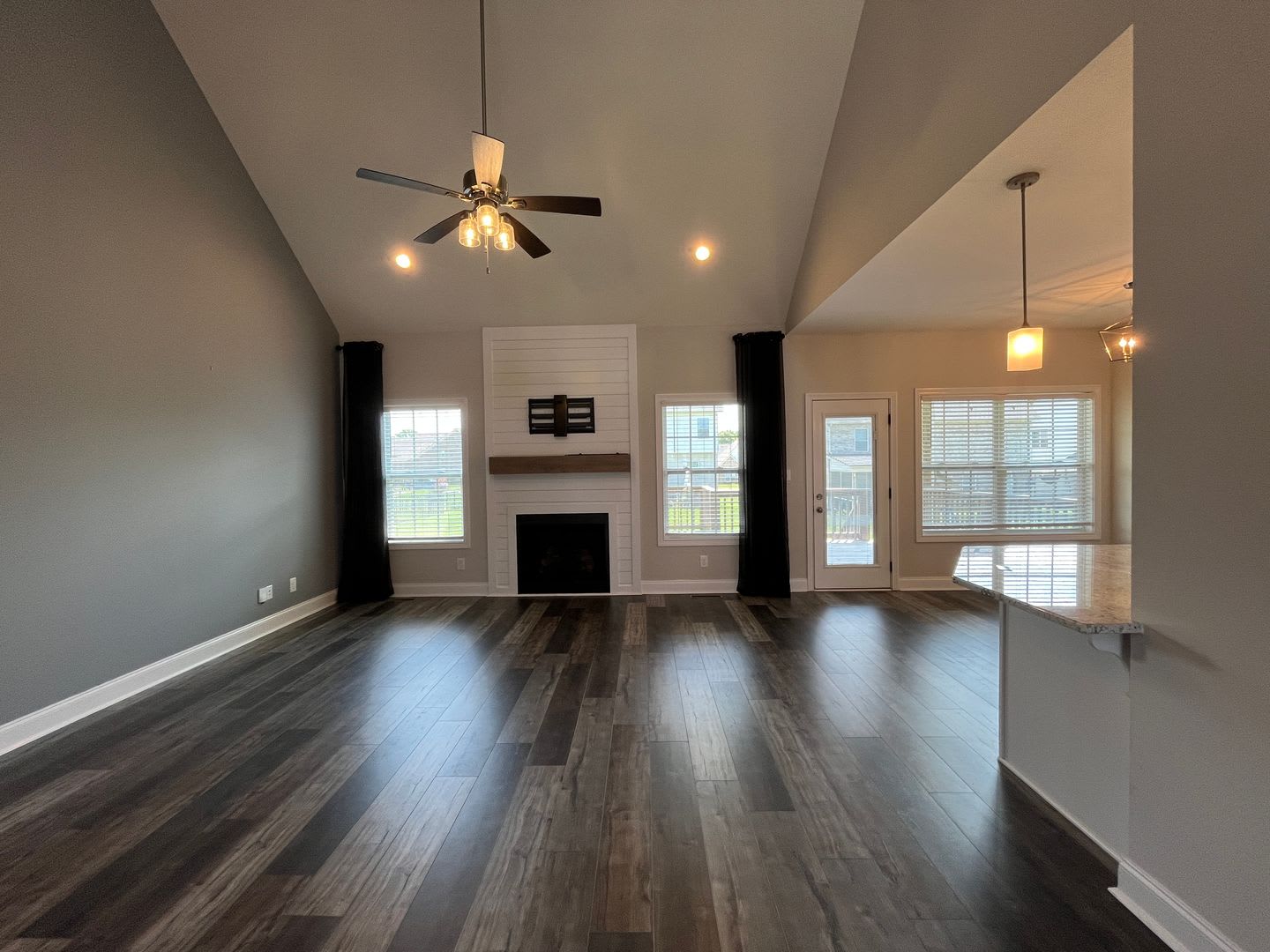 Great 2 story home in Sango! – photo 5