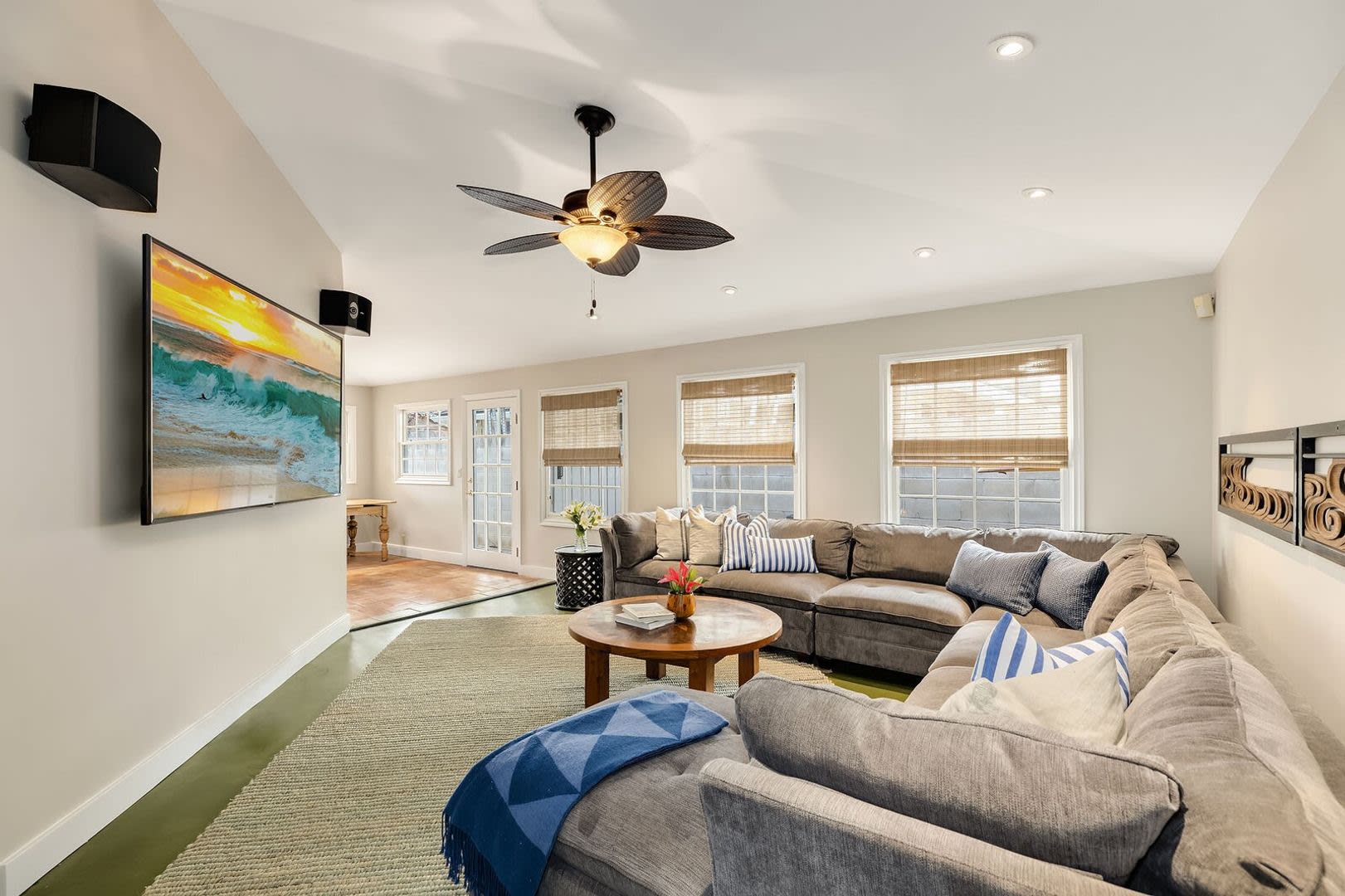 4bd / 3.5ba Charming Nautical Kahala Home with a Pool and A/C. – photo 3