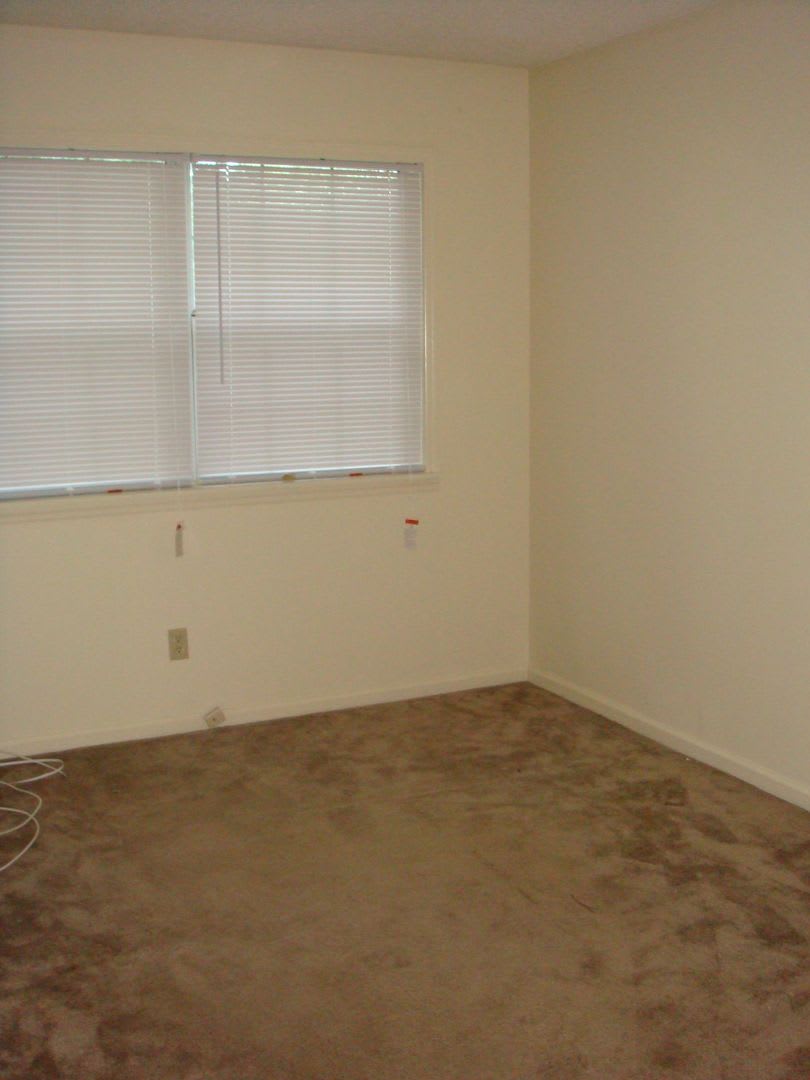THREE BEDROOM, TWO BATH DUPLEX – photo 4