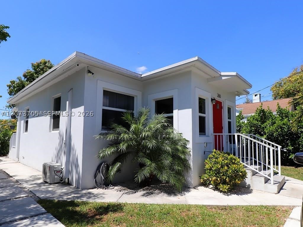 260 NW 40th St – photo 2