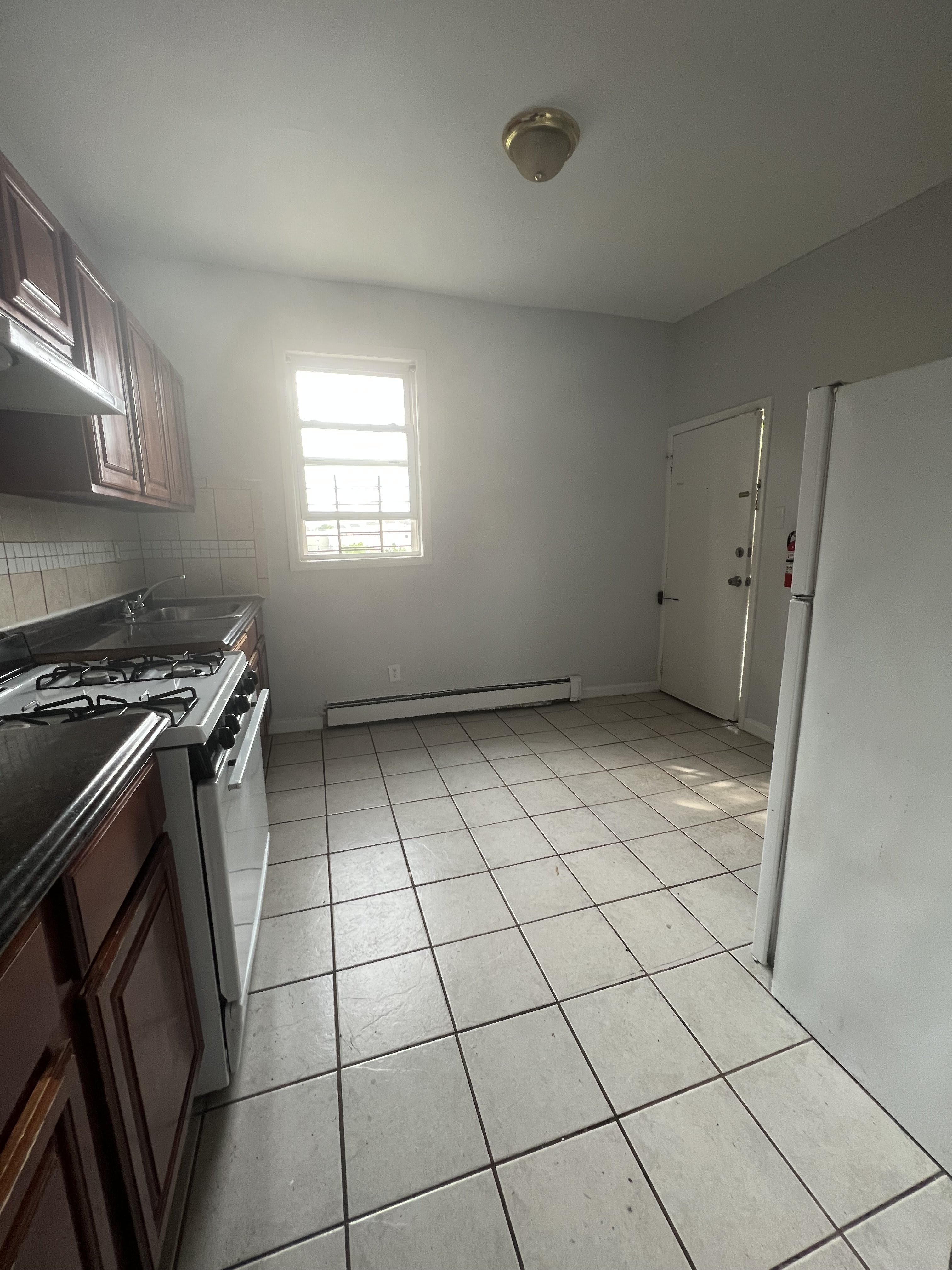 166 Chancellor Avenue – photo 4