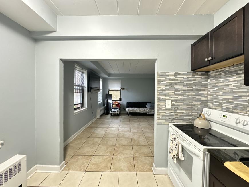 1358 Touhy – photo 5