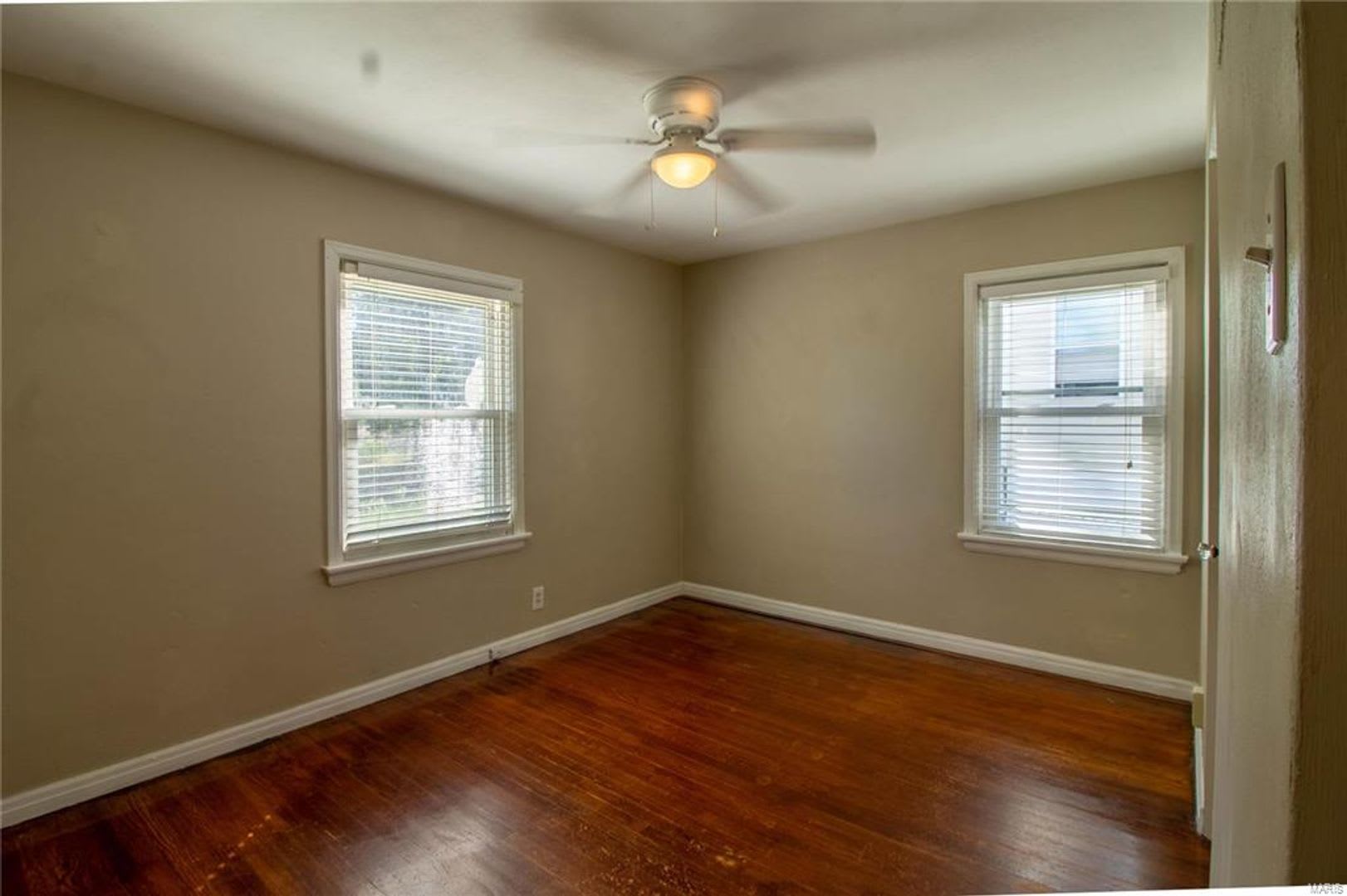 Adorable 2 bedroom home in Overland – photo 5