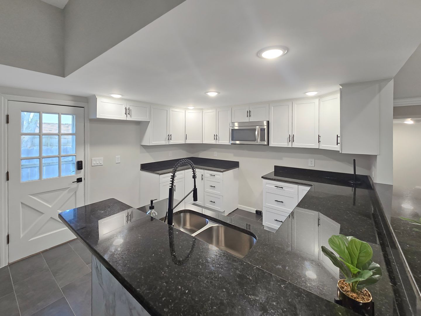COMPLETELY RENOVATED 4 Bedroom/2 Bath Harvest/Monrovia Area – photo 5