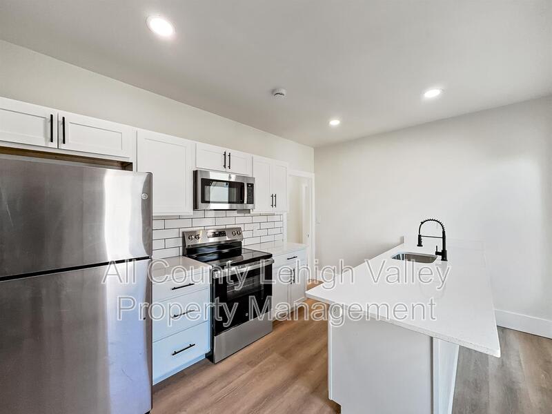 122 E Goepp St – photo 2