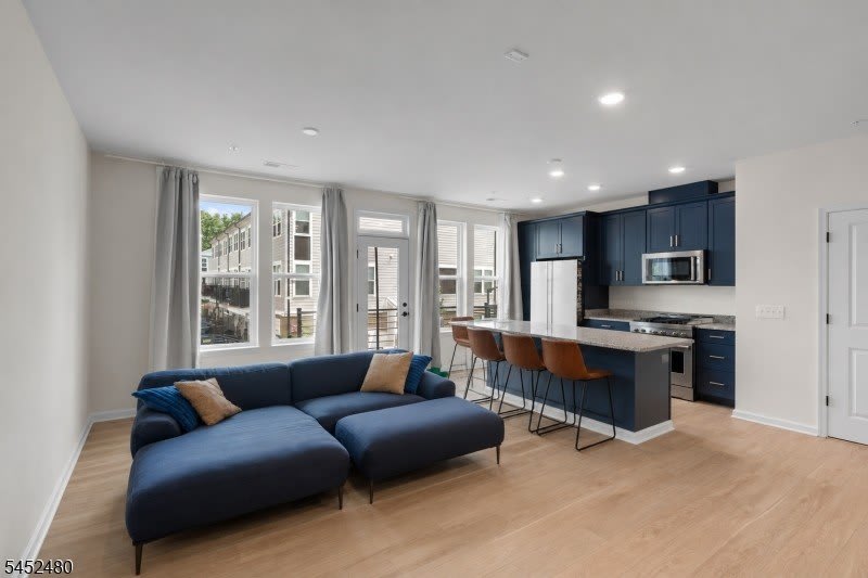 7 Jessica Lane Unit 11205 – photo 2