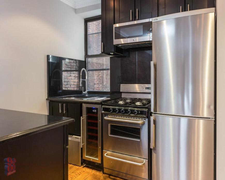 438 W 52ND ST. – photo 2