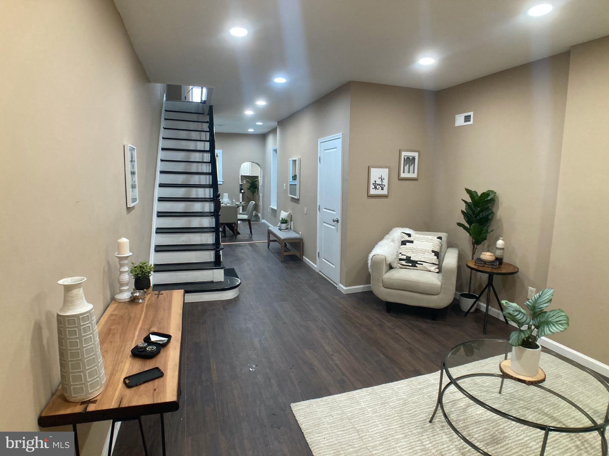 2060 E ORLEANS Street – photo 1