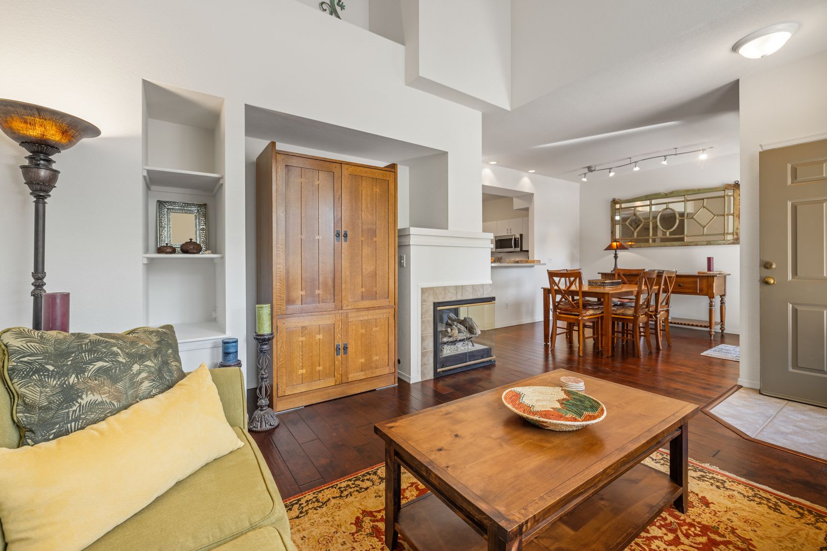 FURNISHED or unfurnished – photo 3