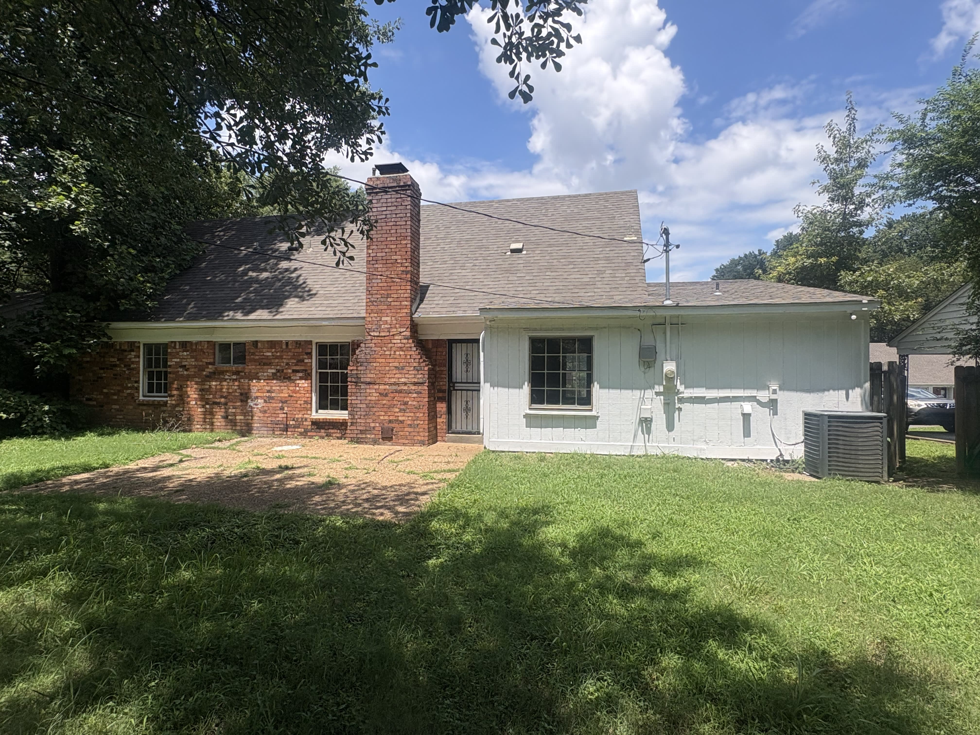 4911 Fernbrook Dr – photo 2