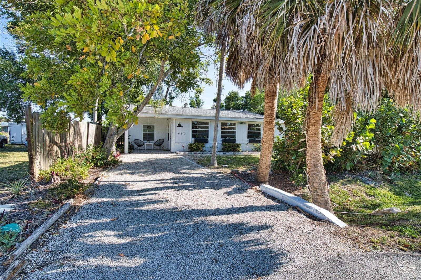 650 EDWARDS Street – photo 1