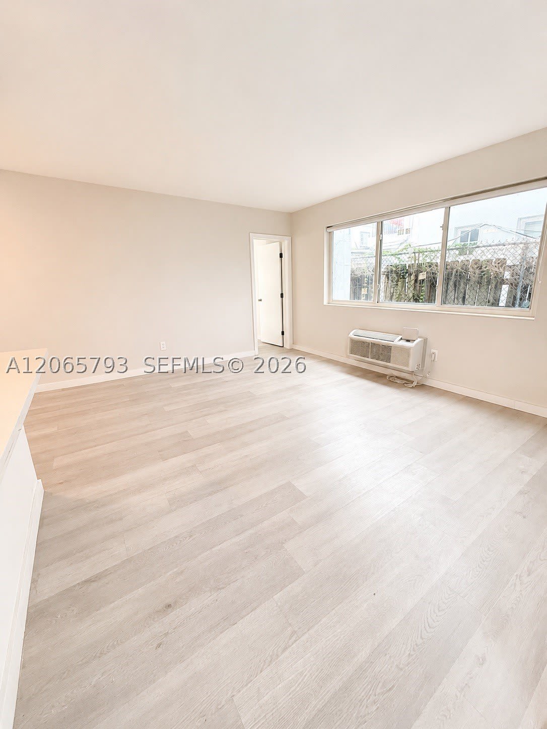 1535 Michigan Ave – photo 3