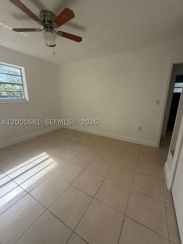 18416 NE 24th Ct – photo 4