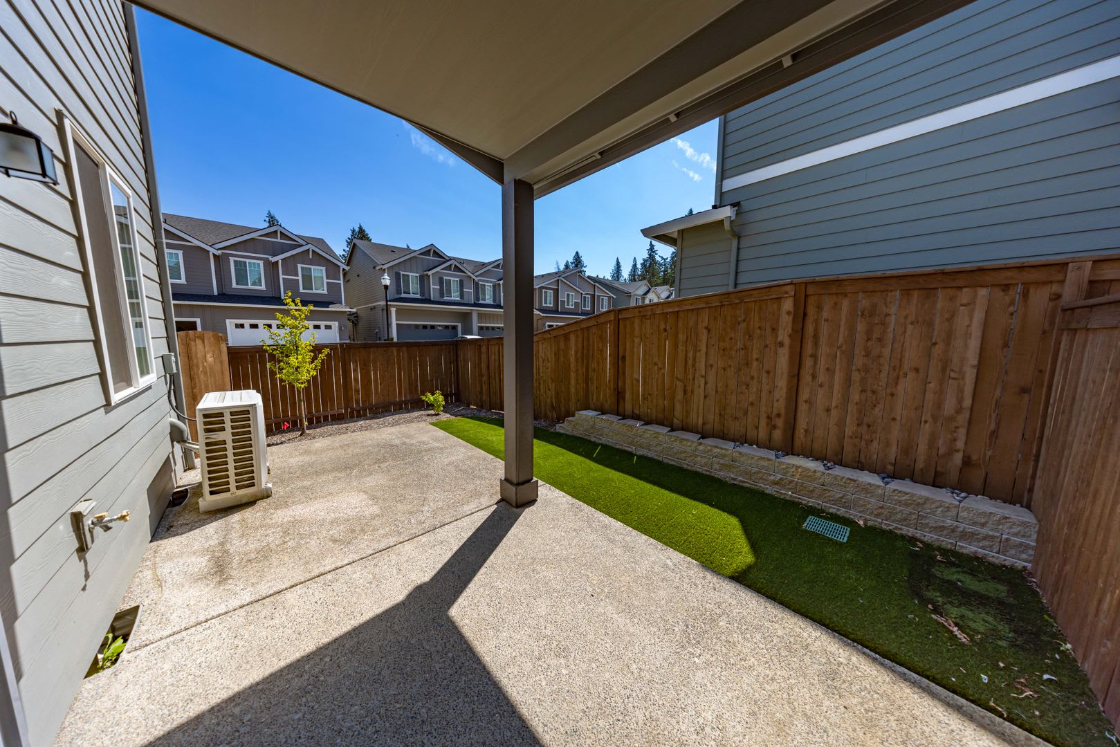 Three bedroom townhouse in gated community – photo 2