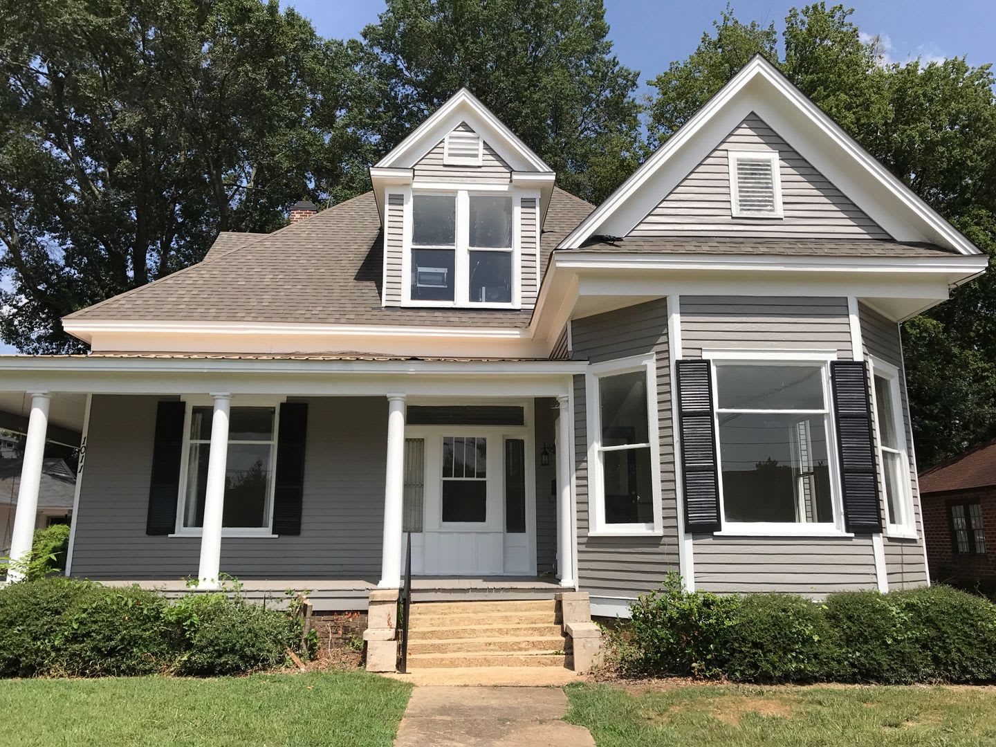 1015 Queen City Avenue – photo 1