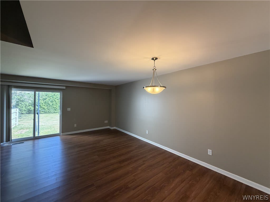 723 Robin Road – photo 2