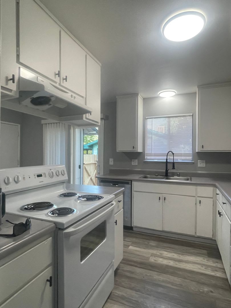 3 BED 2 BATH HOUSE IS SHASTA LAKE – photo 5