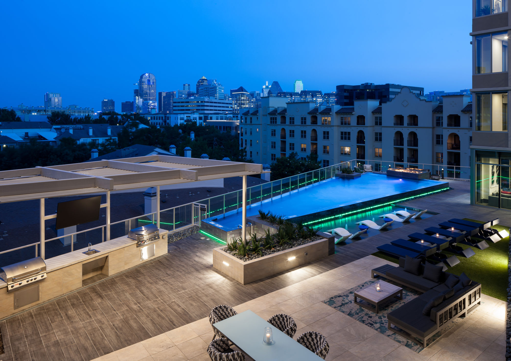Carlisle and Vine Apartments – photo 1