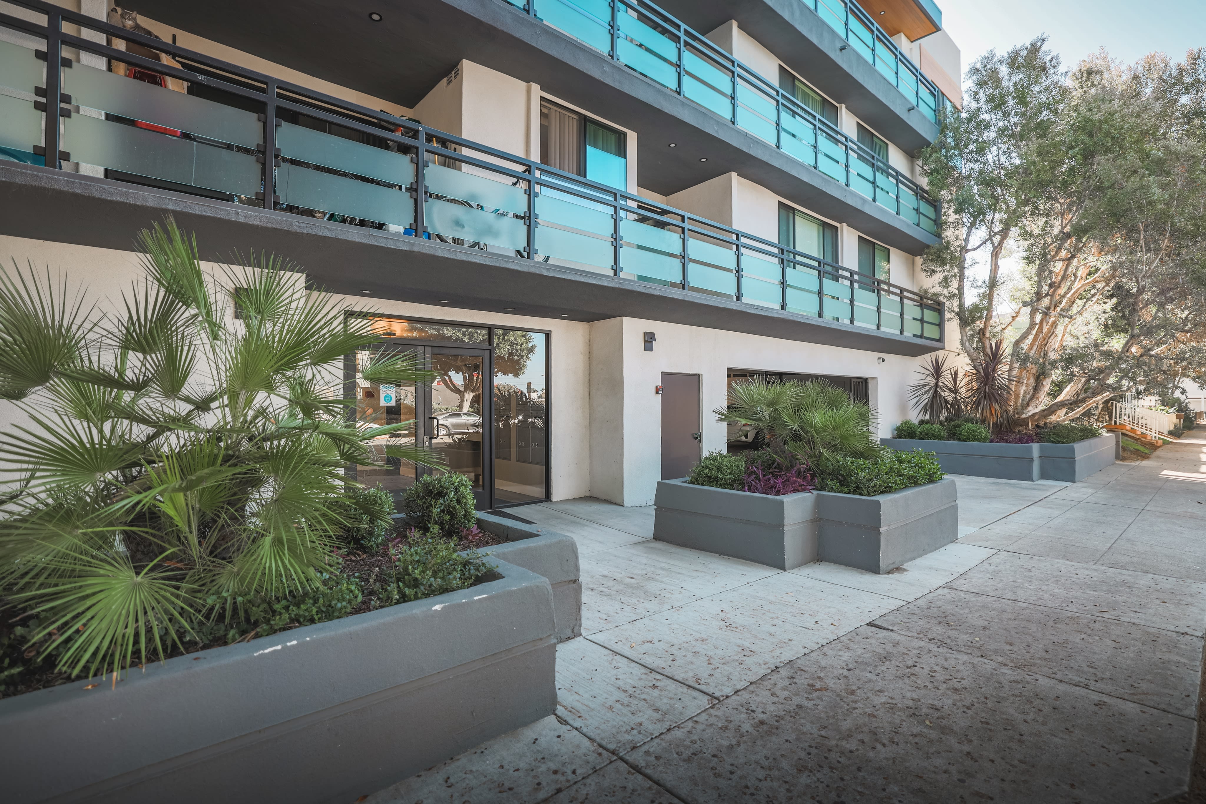 1115 SM Apartments – photo 4