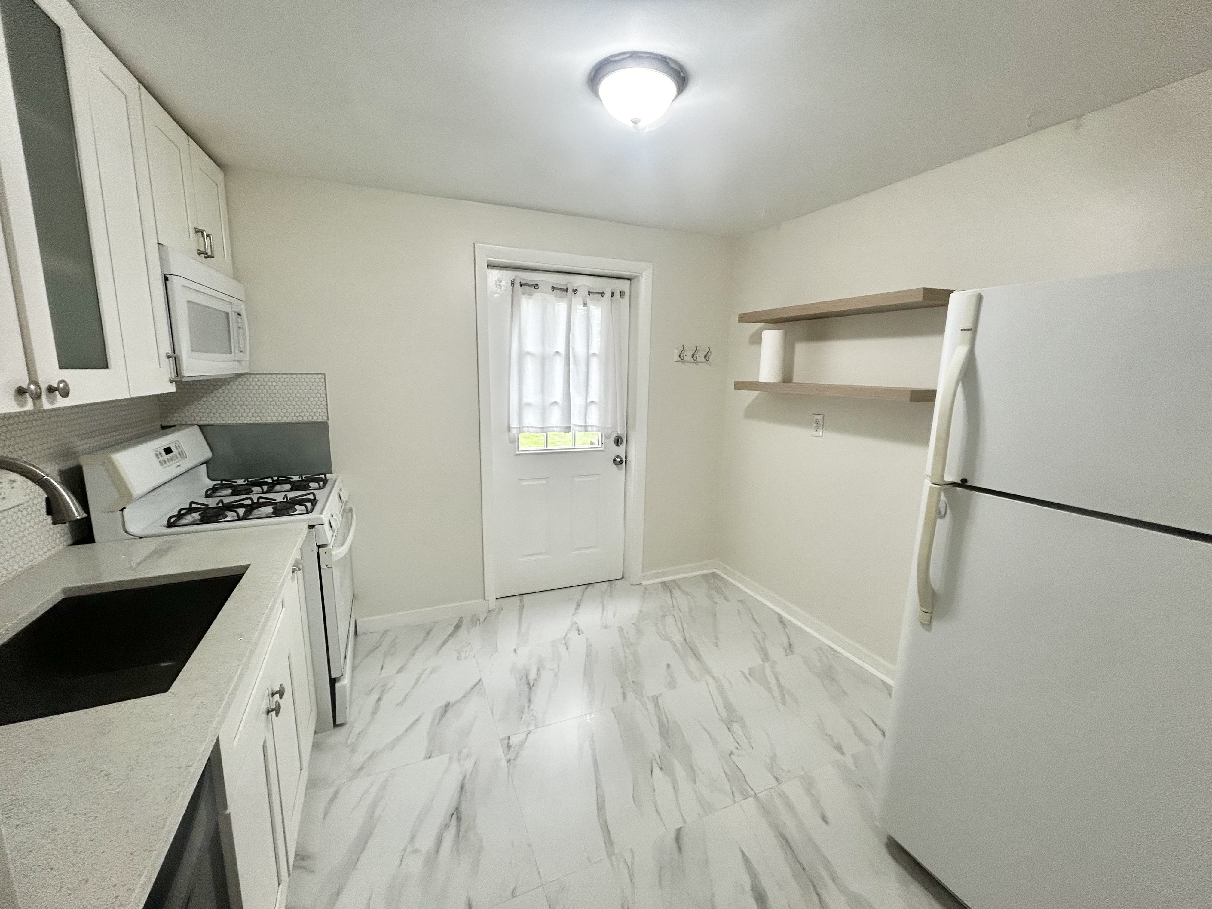 1078 East Main Street – photo 2