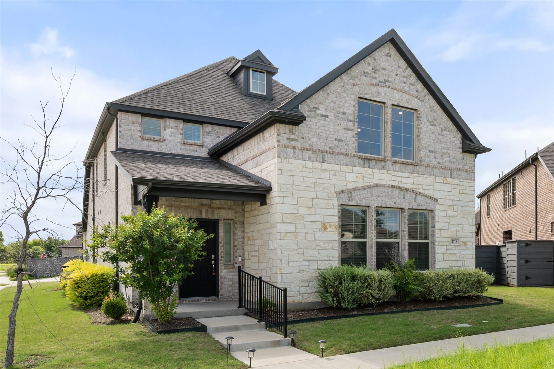 1716 Elise Lane – photo 4
