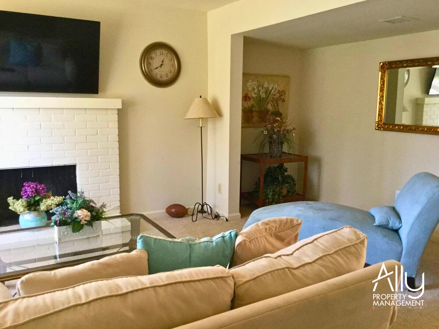 1 Four Seasons Drive – photo 4
