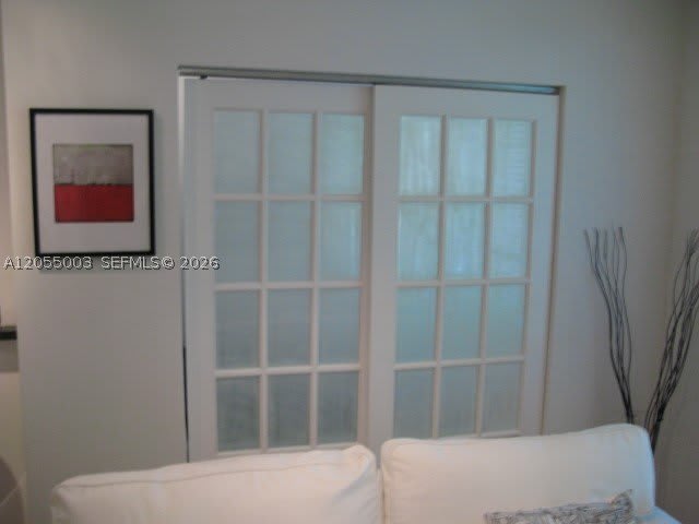1525 Meridian Ave – photo 5