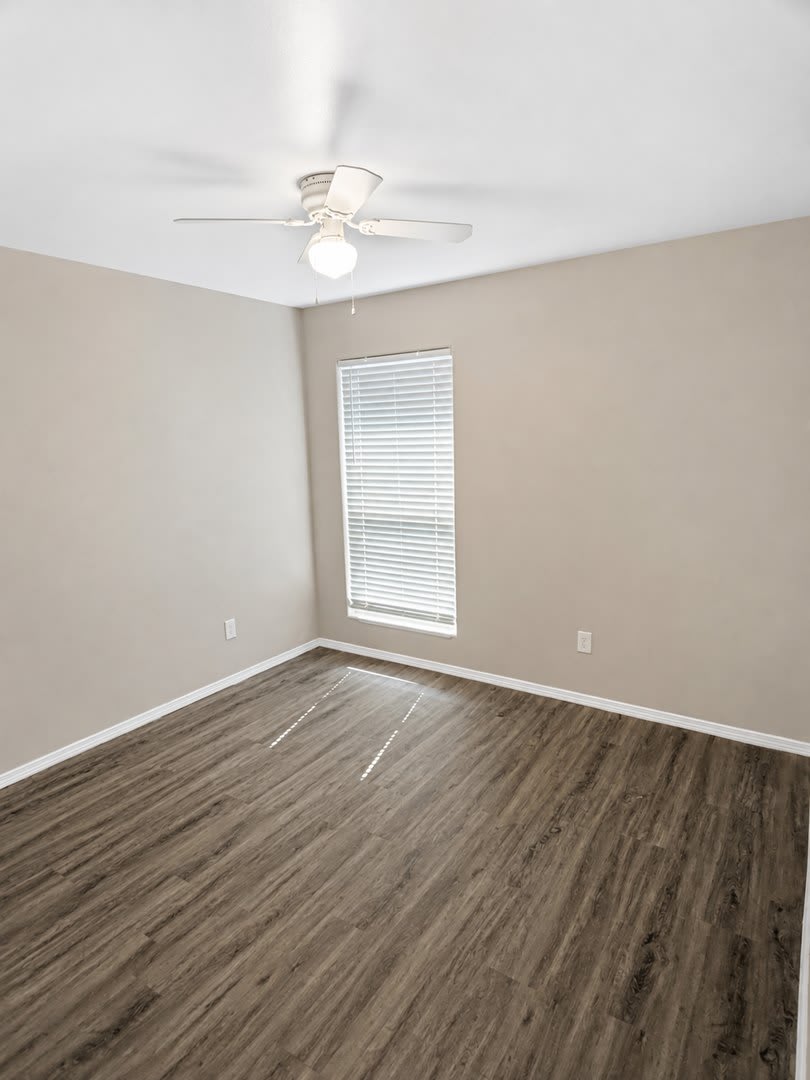 Available For Immediate Move In 4Bed 2Bath 2G 8402 11Th Street – photo 5