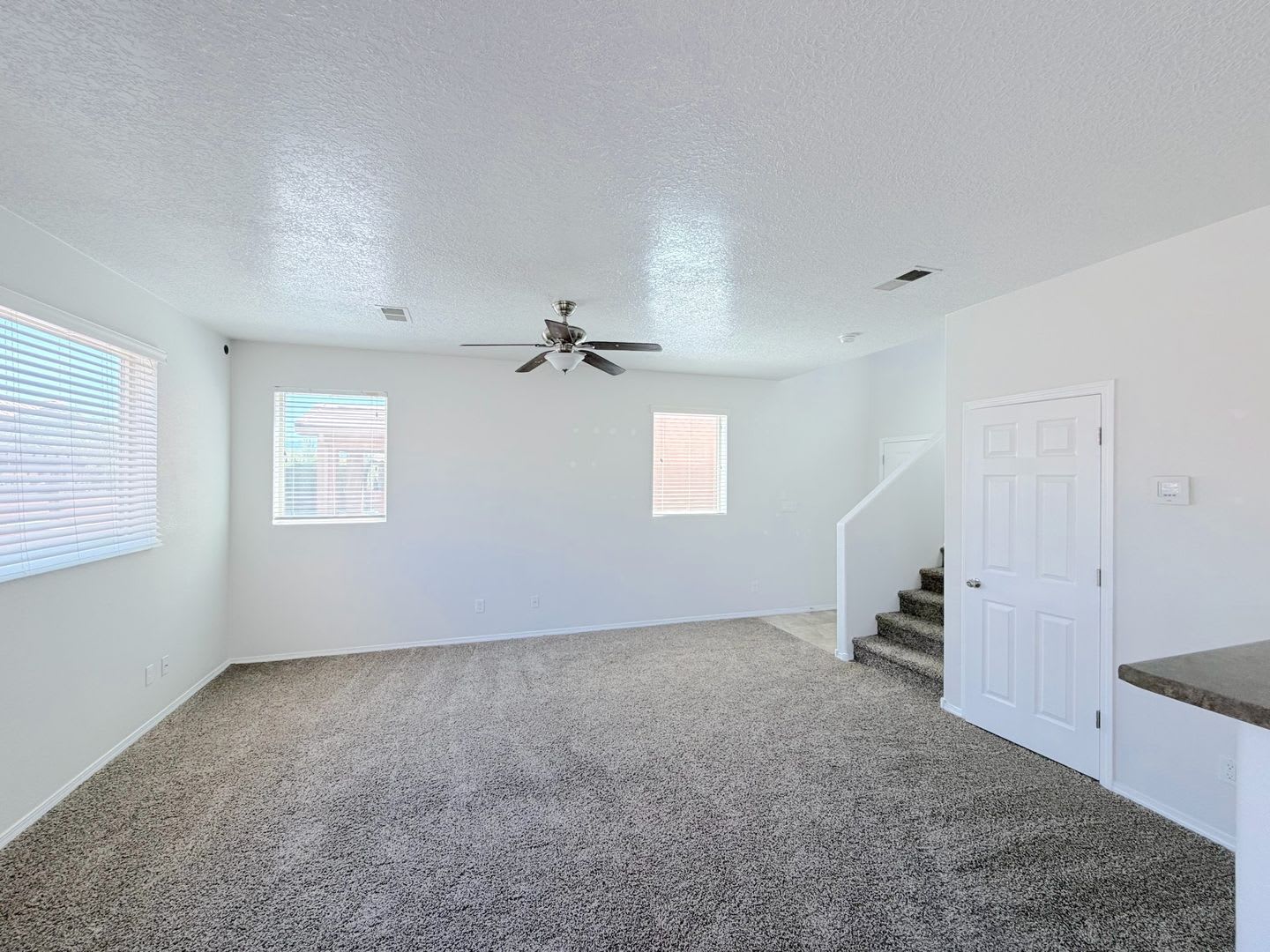 Beautiful 3 Bedroom Home In Montecito Estates Area On Albuquerque S Westside Refrigerated Air Open Layout – photo 5