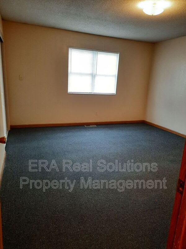 201 John St. – photo 5