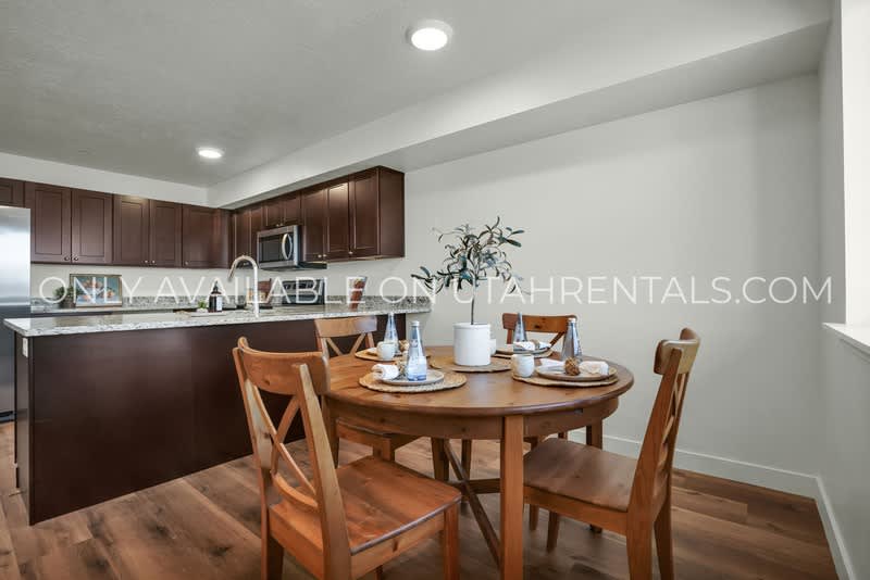 456 West Main Street – photo 3