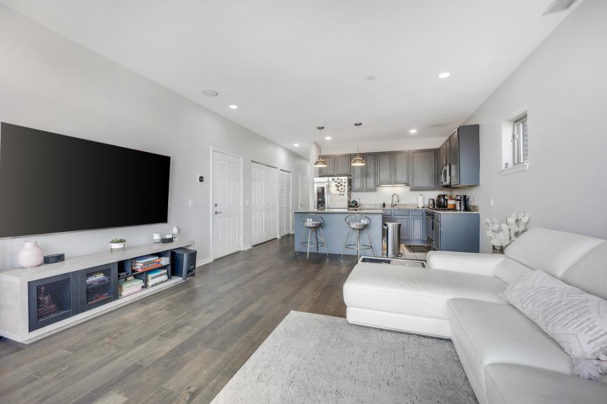 947 West 14Th Pl – photo 5
