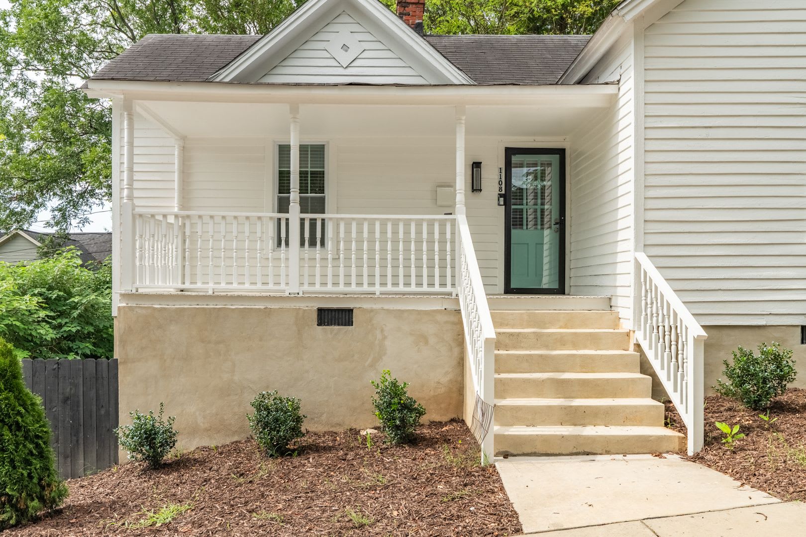 Charming 2 Bedroom 1 Bathroom Home Near Downtown Durham – photo 3