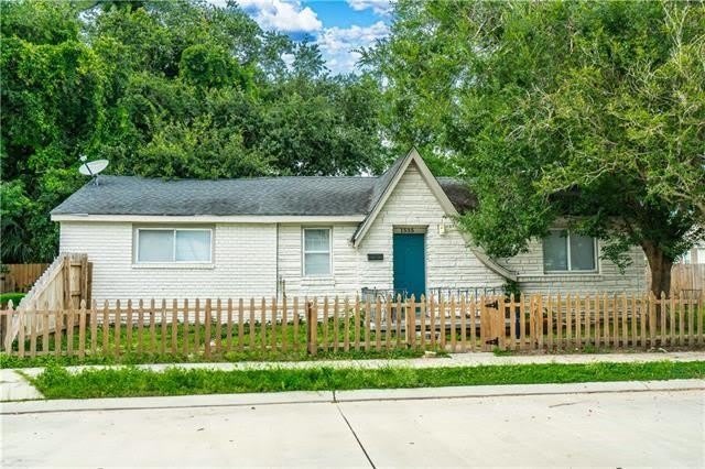 1535 HARRISON Avenue – photo 1