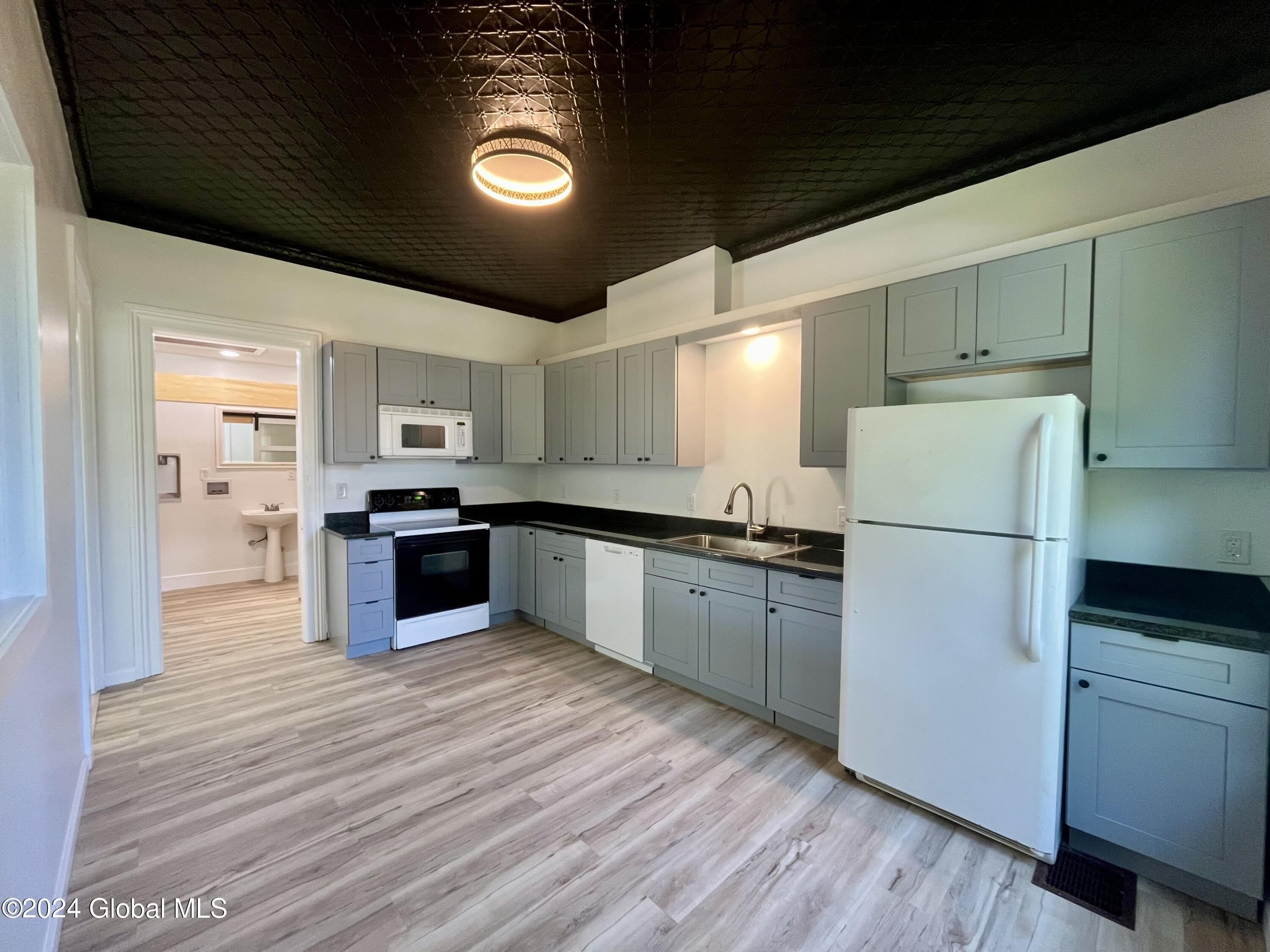 53 S Park Street – photo 4