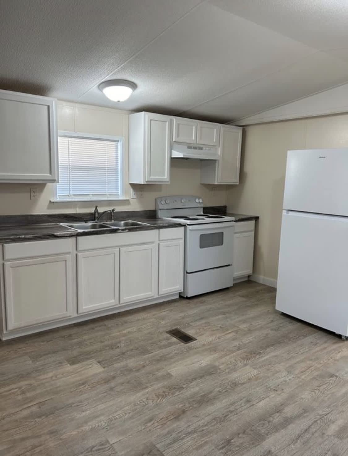 149 Sims Avenue Lot C4 – photo 3