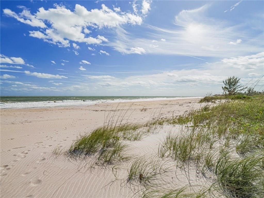 1330 Shorewinds Lane – photo 3