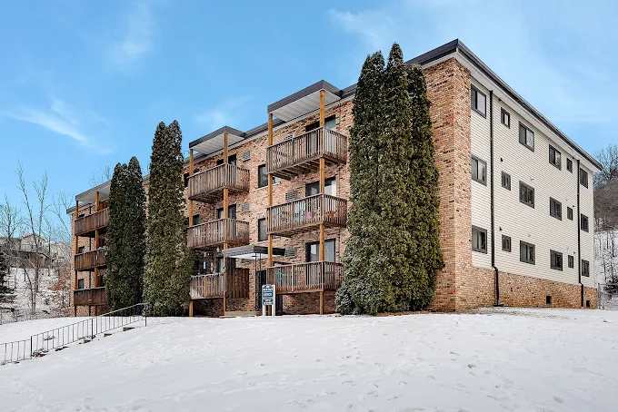 Mark Court Apartments – photo 1