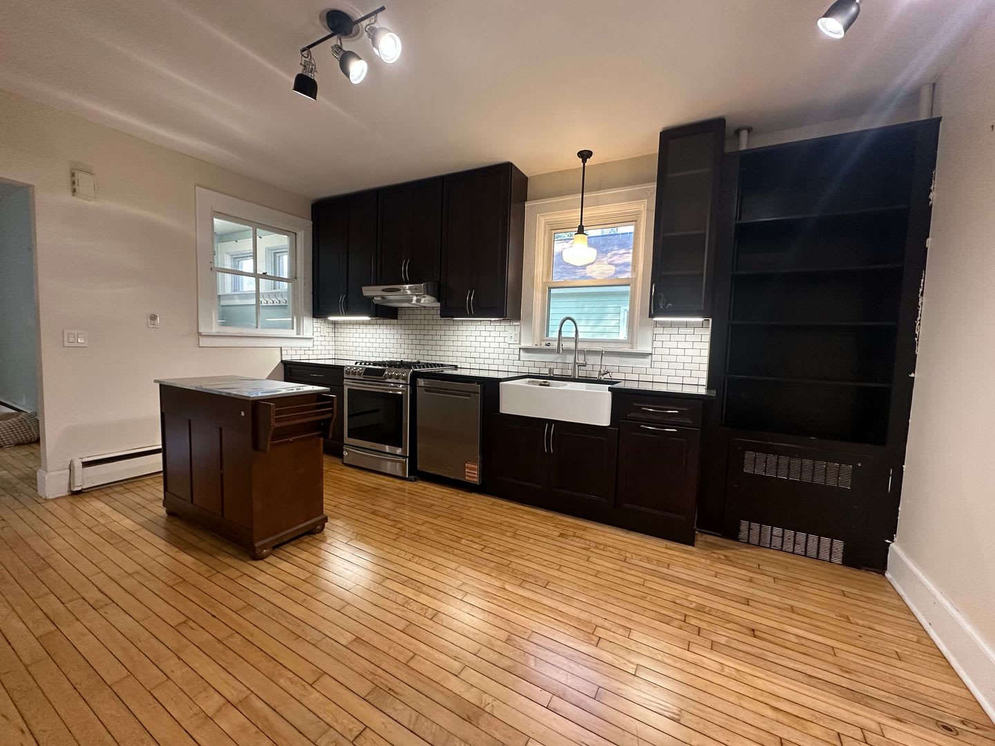959 Lawrence St – photo 2