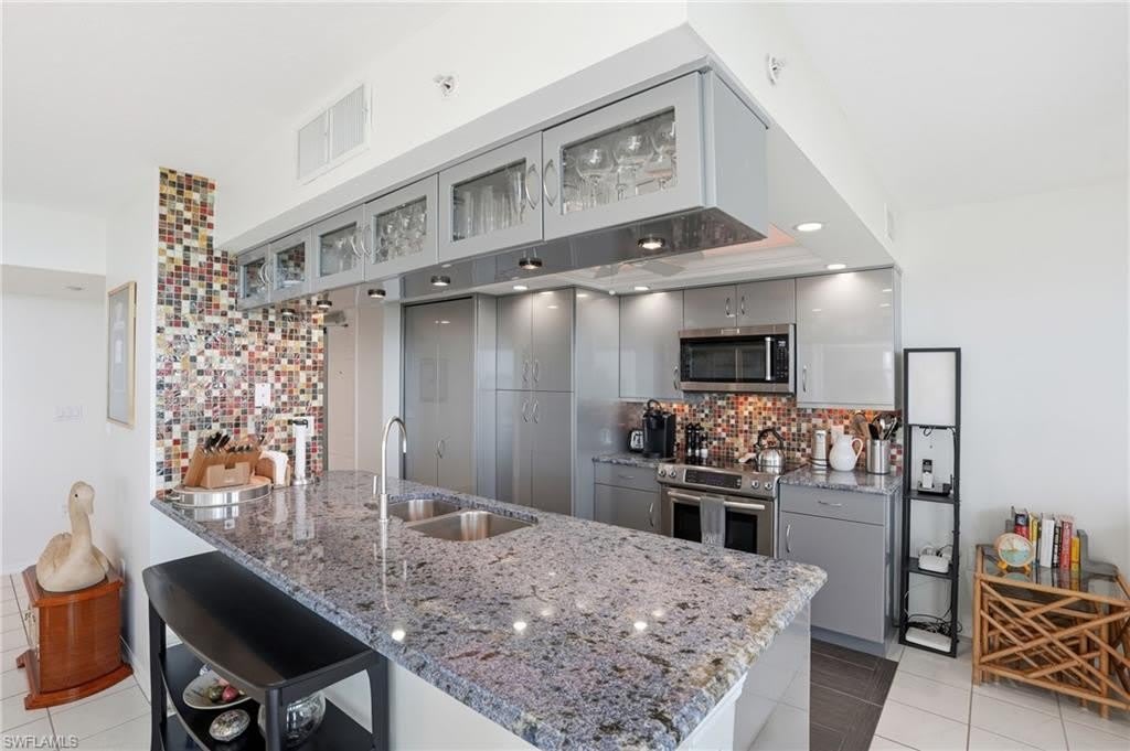 6101 Pelican Bay Blvd – photo 3