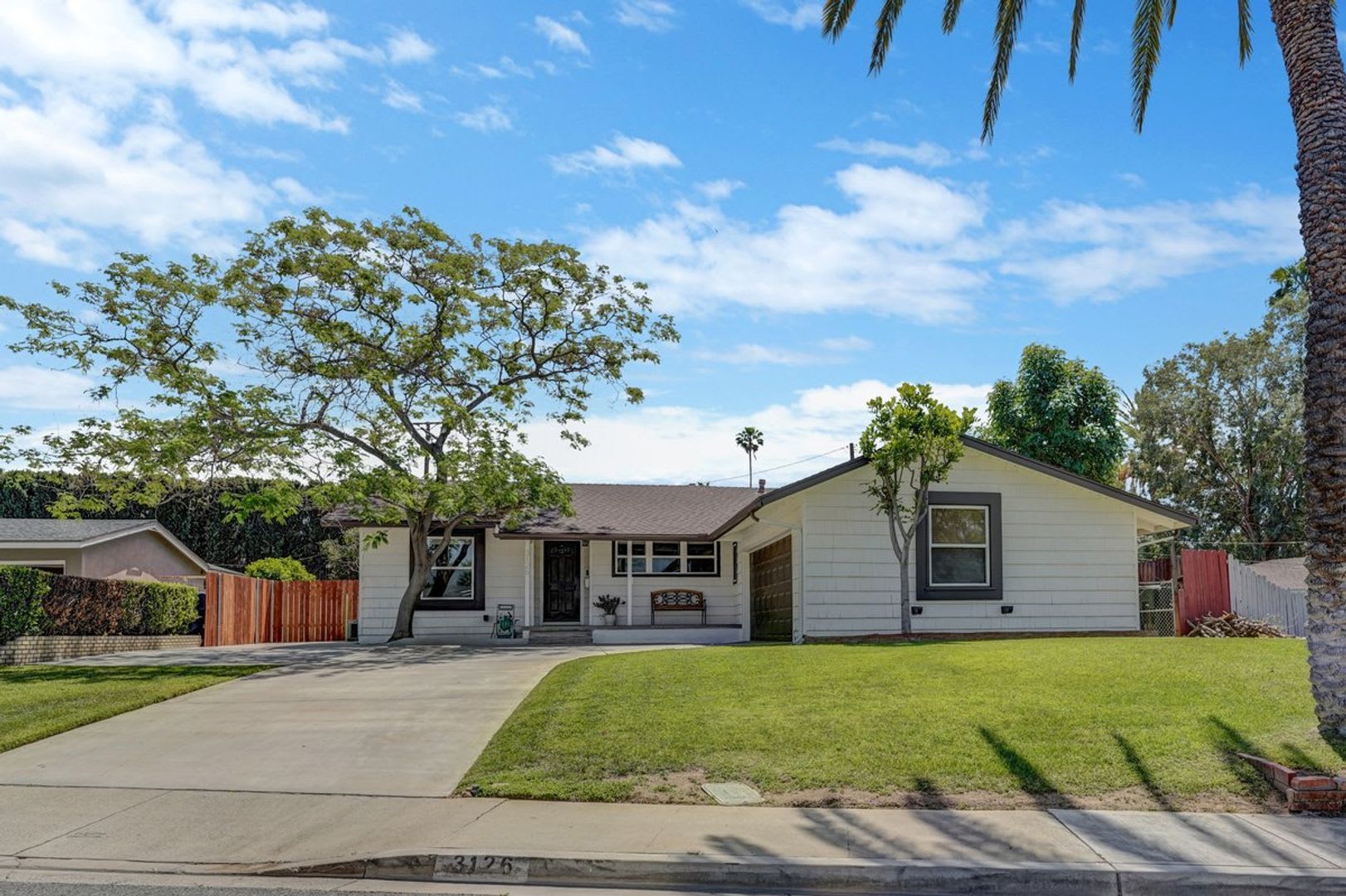 House for Rent- 4 bedrooms 2 baths, within walking distance of UC Riverside – photo 2