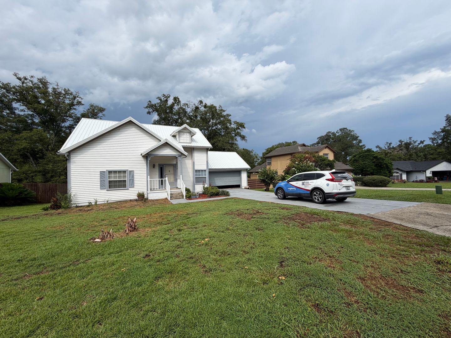 WOW, beautiful home with neighborhood pool! – photo 1
